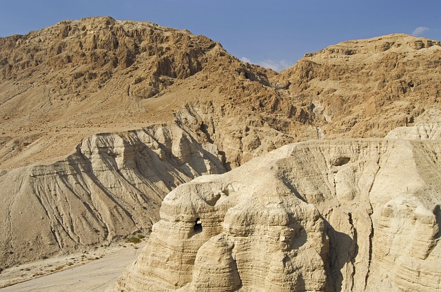 dead-sea-scrolls-4601453_640 The Qumran Caves.